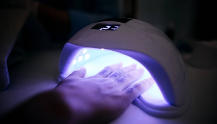 Raggi UV delle macchine per lo smalto pericolosissime