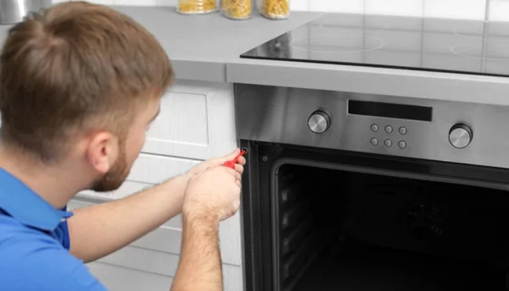 Come pulire il vetro del forno senza smontarlo